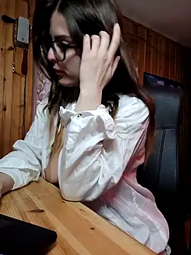 dolcehelena993 online show from 9, 3, 2025