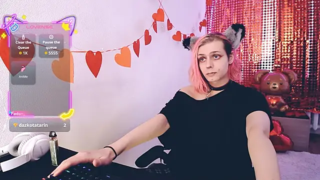 Littlepinkcat online show from 22, 2, 2026