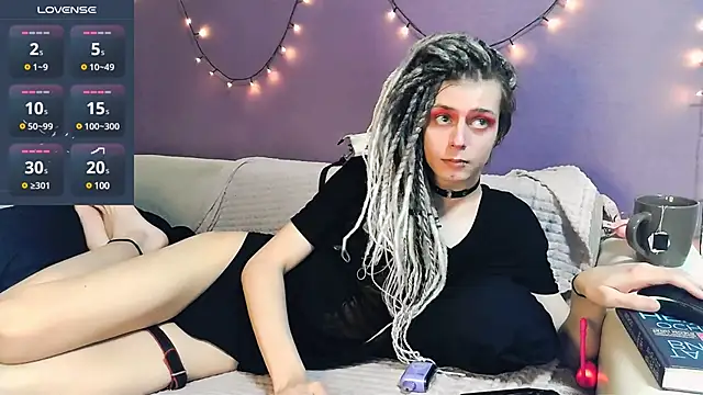 Littlepinkcat online show from 16, 3, 2025