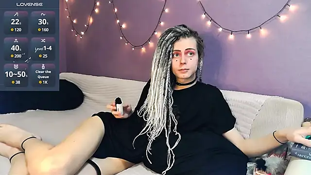 Littlepinkcat online show from 9, 3, 2025