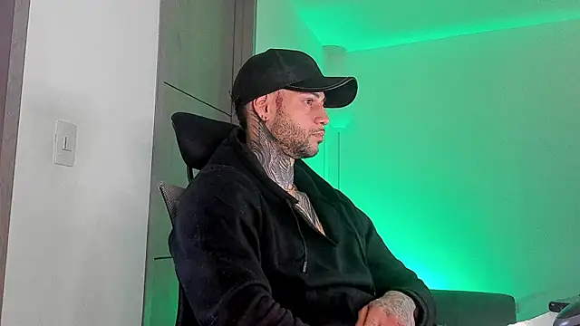  jamesleandros1 online show from 4, 6, 2026