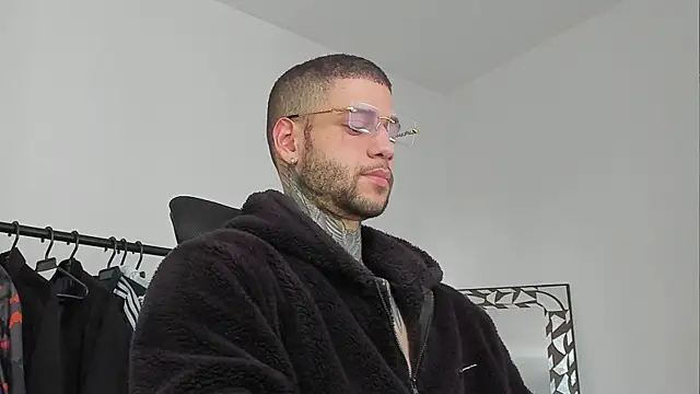  jamesleandros1 online show from 8, 10, 2025