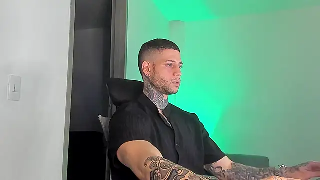  jamesleandros1 online show from 21, 4, 2026