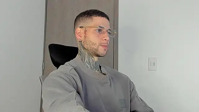  jamesleandros1 online show from 15, 1, 2026