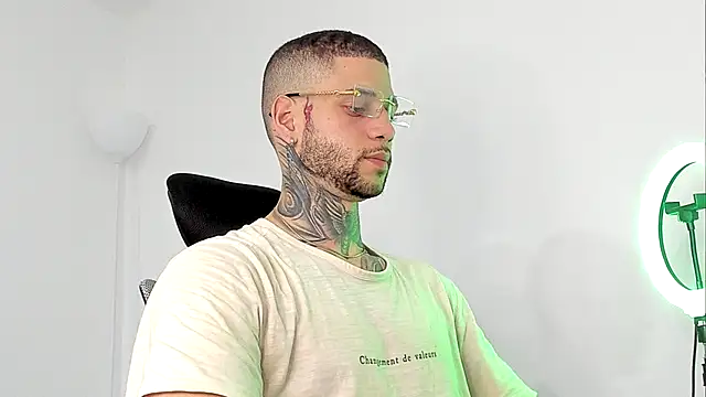  jamesleandros1 online show from 1, 10, 2025