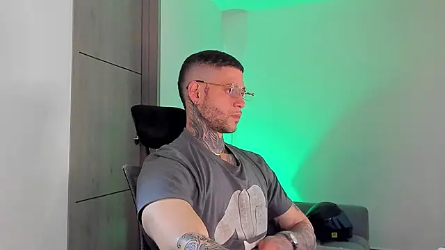  jamesleandros1 online show from 3, 5, 2026