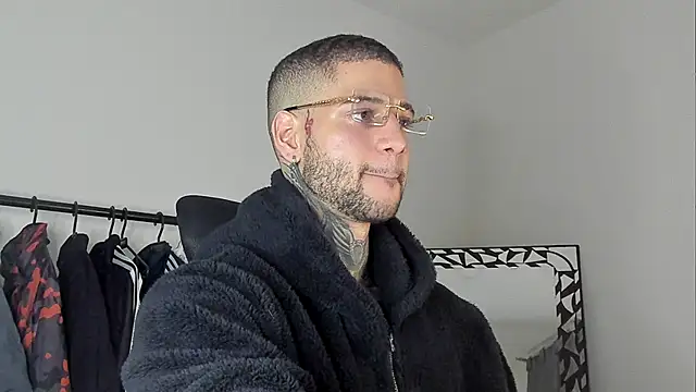  jamesleandros1 online show from 9, 11, 2025