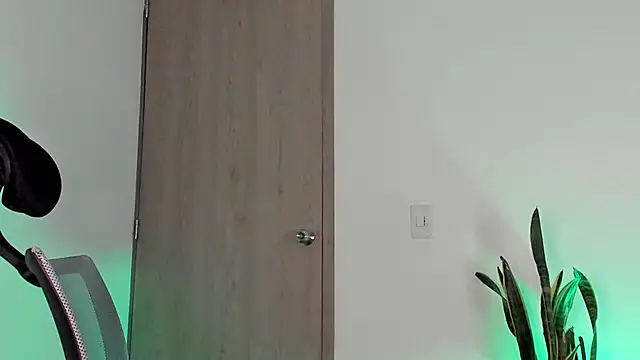  jamesleandros1 online show from 13, 2, 2026