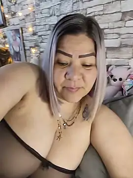 Dalessa Bigtits online show from 1, 6, 2026