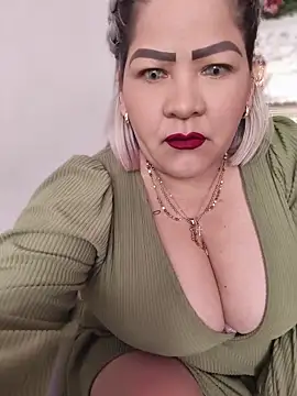 Snapshot of Dalessa_Bigtits chatting on 19, 6, 2026 Dalessa Bigtits online show from 19, 6, 2026