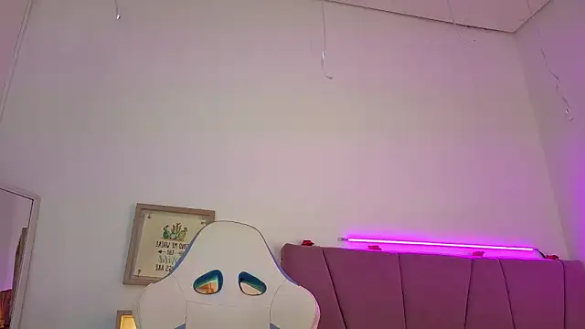 PIA STONE online show from 25, 10, 2025