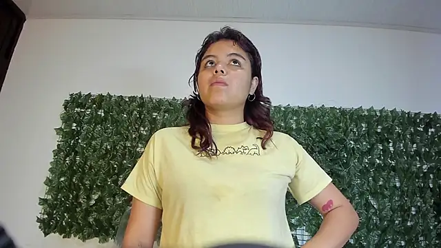 Snapshot of SabinaMerchetti chatting on 4, 2, 2026 SabinaMerchetti online show from 4, 2, 2026