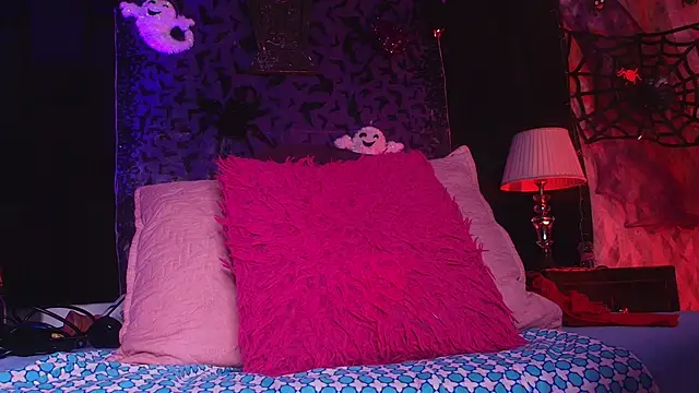 naomi kyse online show from 8, 10, 2025