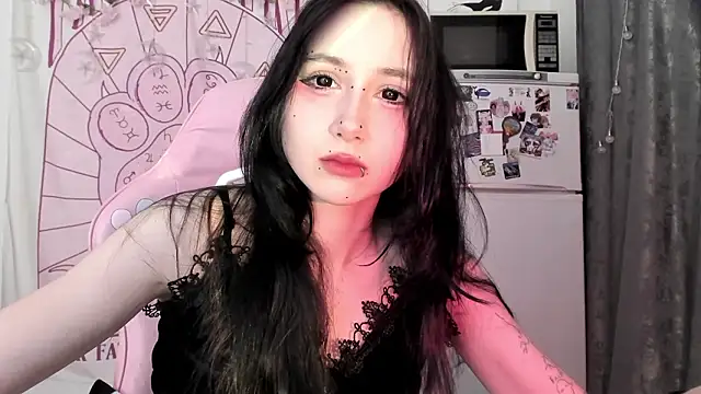 Holy420lolii online show from 13, 2, 2026