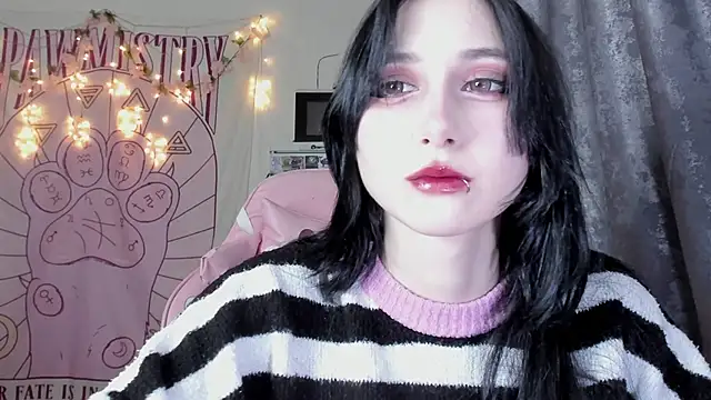 Holy420lolii online show from 27, 10, 2025