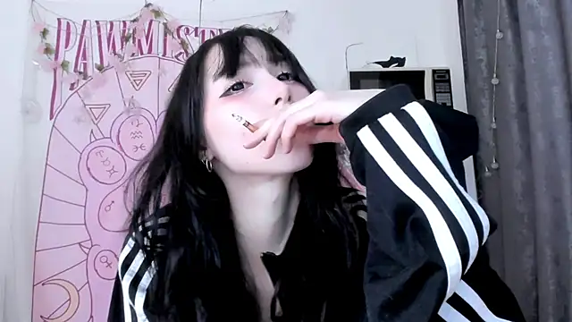 Holy420lolii online show from 24, 5, 2026