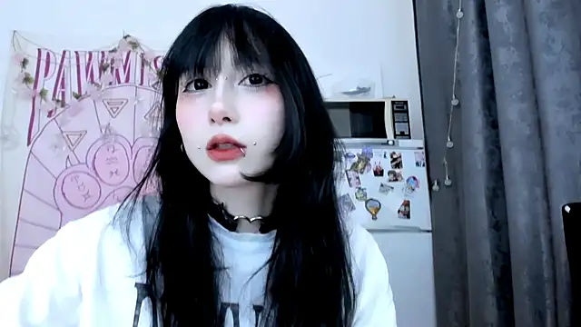 Holy420lolii online show from 14, 6, 2026