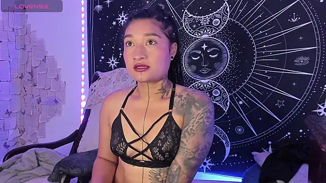 Eva Lee  online show from 6, 11, 2025