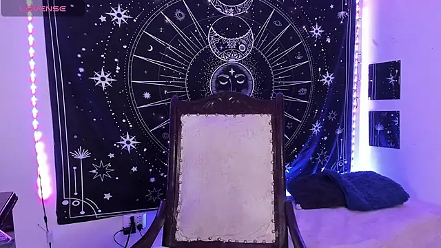 Eva Lee  online show from 12, 11, 2025