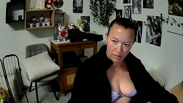 AnyaKreyxh online show from 12, 5, 2026