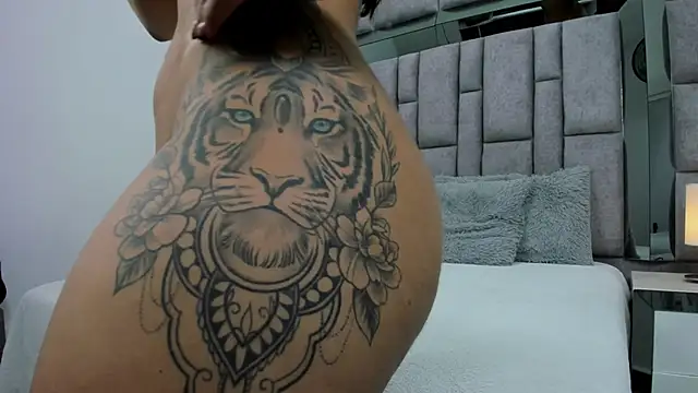 EMMAHILL1 online show from 14, 11, 2025