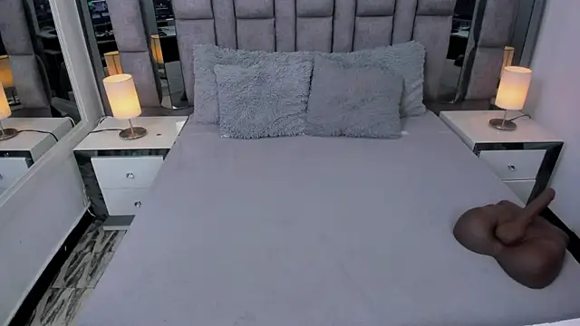 EMMAHILL1 online show from 28, 9, 2025