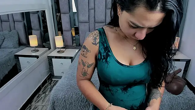 Snapshot of EMMAHILL1 chatting on 9, 4, 2026 EMMAHILL1 online show from 9, 4, 2026