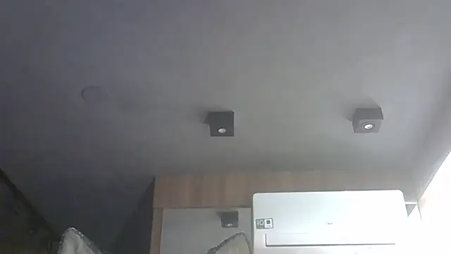 Skinny-Kitten online show from 3, 12, 2025