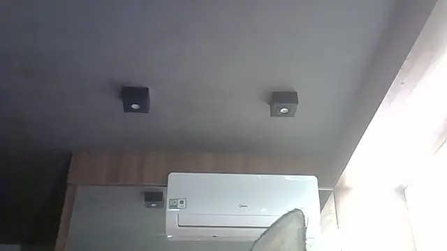 Skinny-Kitten online show from 8, 1, 2026