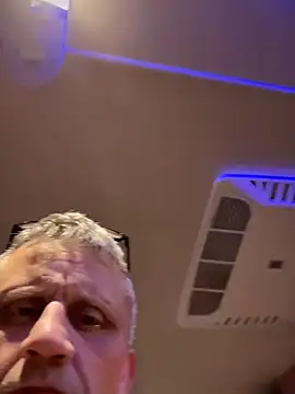 Snapshot of prekumstud chatting on 2, 3, 2025 prekumstud online show from 2, 3, 2025