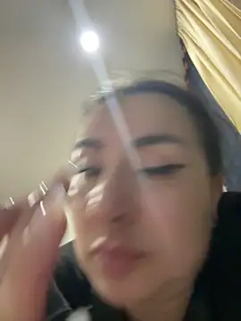 Abril Luv online show from 15, 11, 2025