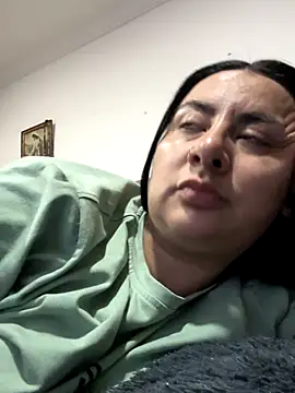 Abril Luv online show from 7, 11, 2025