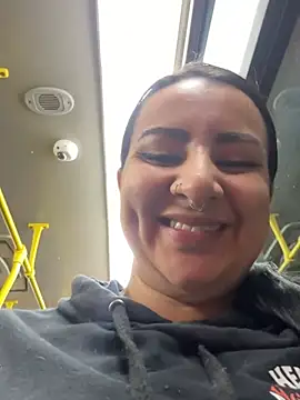 Abril Luv online show from 27, 2, 2026