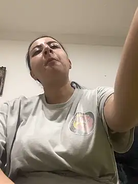 Abril Luv online show from 23, 9, 2025