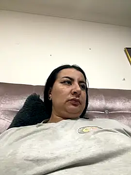 Abril Luv online show from 23, 11, 2025