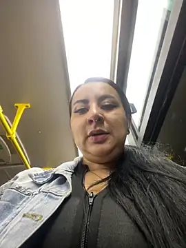 Abril Luv online show from 18, 10, 2025