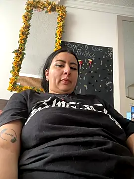 Abril Luv online show from 18, 10, 2025