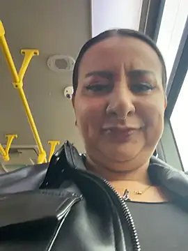 Abril Luv online show from 13, 2, 2026