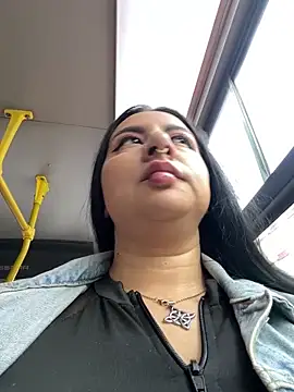 Abril Luv online show from 10, 4, 2026