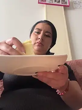 Snapshot of Abril_Luv chatting on 12, 6, 2026 Abril Luv online show from 12, 6, 2026