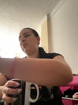 Abril Luv online show from 18, 11, 2025