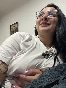 Abril Luv online show from 20, 11, 2025