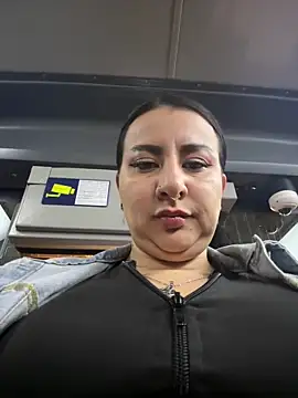 Abril Luv online show from 20, 12, 2025