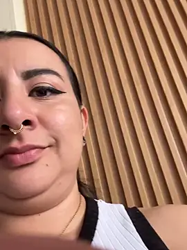 Abril Luv online show from 24, 3, 2026