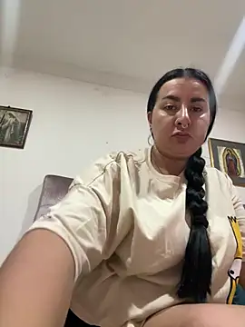 Snapshot of Abril_Luv chatting on 15, 6, 2026 Abril Luv online show from 15, 6, 2026