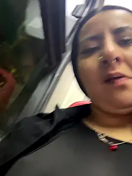 Abril Luv online show from 22, 10, 2025