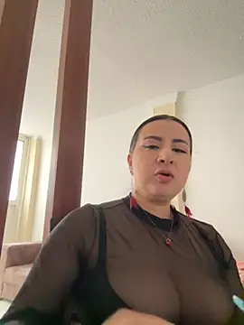 Abril Luv online show from 6, 11, 2025