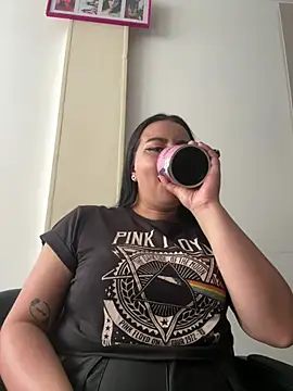 Abril Luv online show from 13, 4, 2026