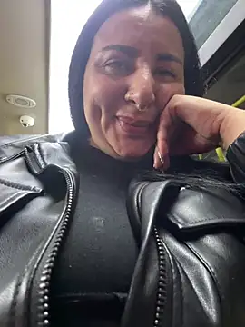 Abril Luv online show from 13, 5, 2026
