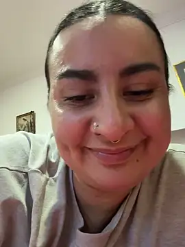 Abril Luv online show from 5, 11, 2025